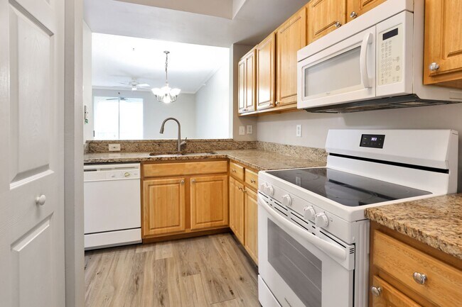 Building Photo - 5700 Bentgrass Dr