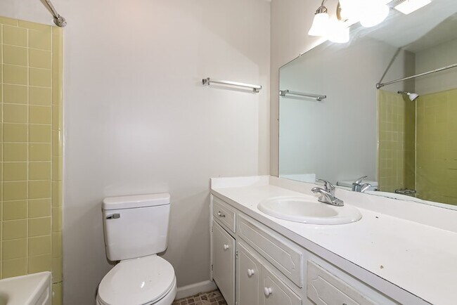 Building Photo - Charming Brick Ranch in Augusta, GA