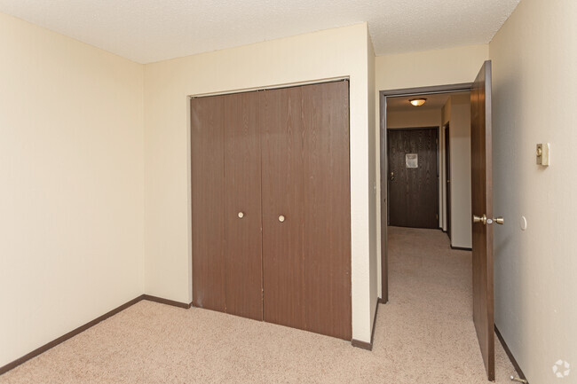 2BR, 1BA - 750SF - Northern Oaks Apartments