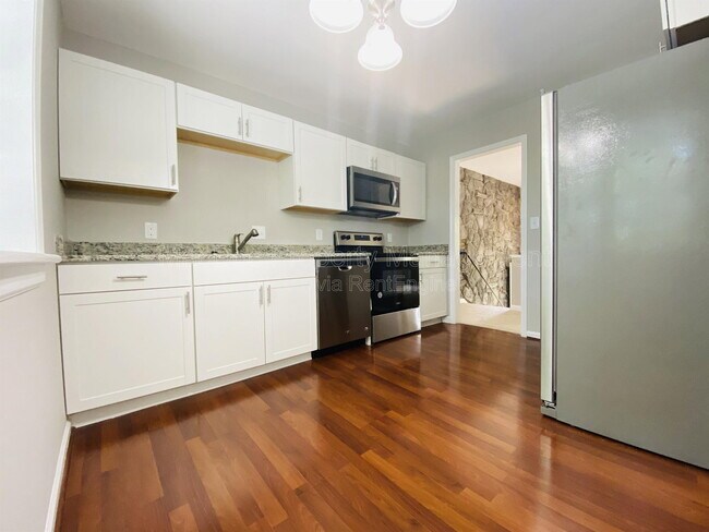 Building Photo - 12202 McClain St