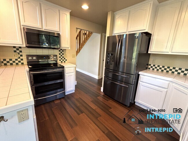 Building Photo - 116 Buckaroo Cir