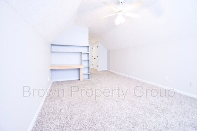 Building Photo - 2812 Bolla Dr