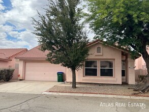 Building Photo - 3 Bedroom 2 Bath Home Located on Shannon/L...