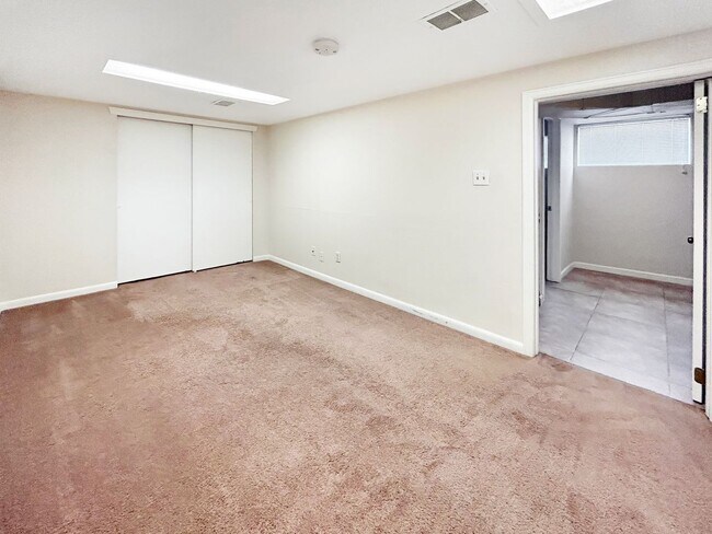 Building Photo - $0 DEPOSIT OPTION! UNIVERSITY PARK/DU, BEAUTIFUL RANCH HOME, 3 CAR GARAGE, HARDWOOD FLOORS, SOLAR...