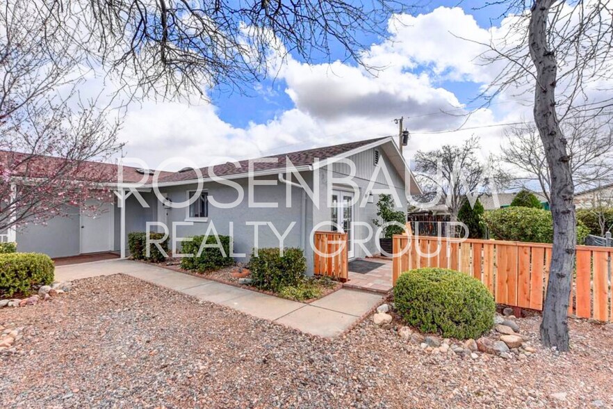 Primary Photo - Stunning 3-bedrooms, 2-baths single-family home perfectly situated in the heart of Prescott Valley!