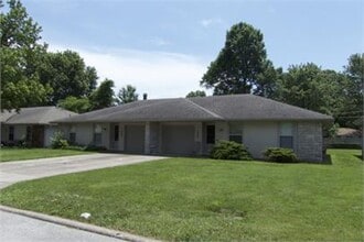 Building Photo - Southside Springfield!  2 Bedroom/2 Bath D...