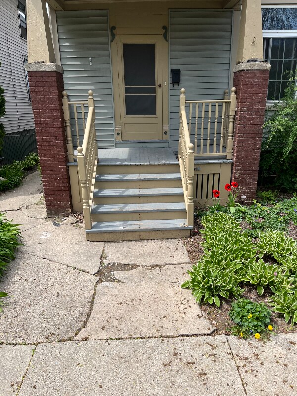 Building Photo - 2519 N Bartlett Ave