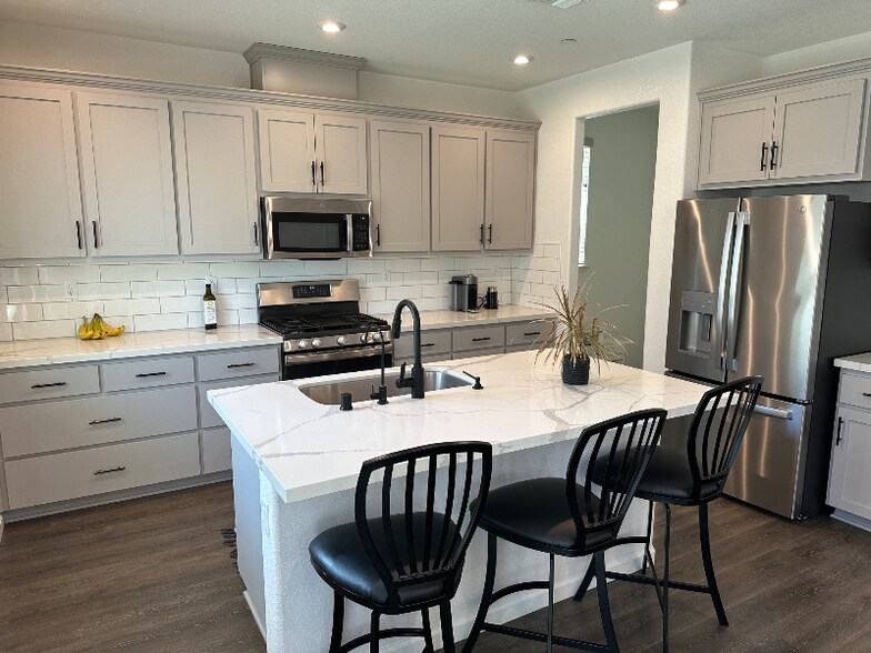 Building Photo - 825 Fruit Stand Cir