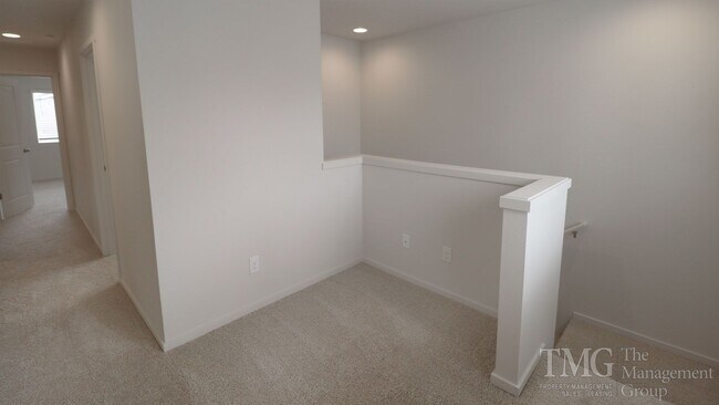 Building Photo - 3BD Home in Ridgefield in a Great Location!  Don't Miss Out!