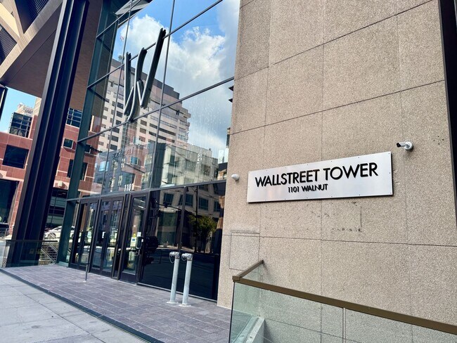 Building Photo - Wallstreet Tower Condo