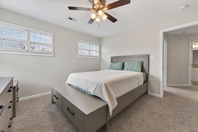 Building Photo - 409 Hillside Dr