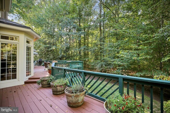 Building Photo - 9454 Newbridge Dr