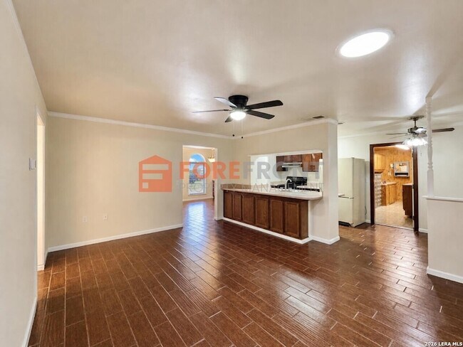 Building Photo - 7845 Village Oak Dr