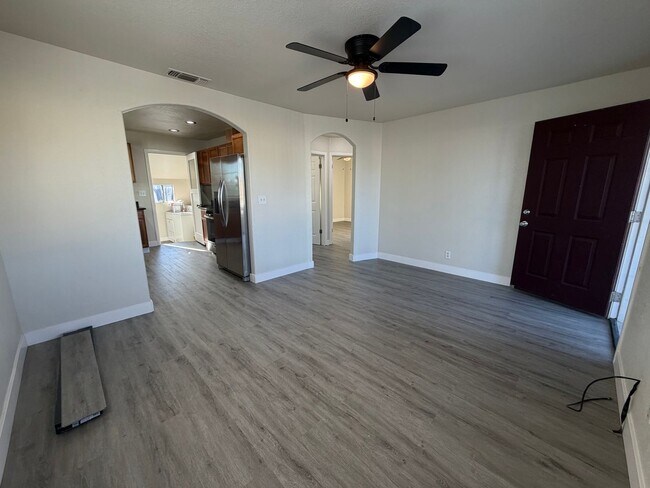 Building Photo - SAC T 2569