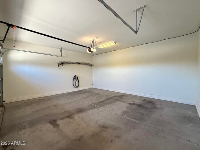 Building Photo - 10463 E Sanger Ave