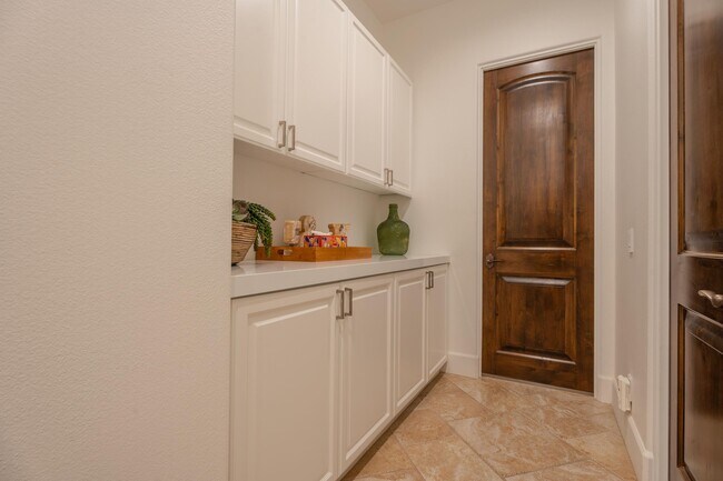 Building Photo - 54280 Affirmed Ct