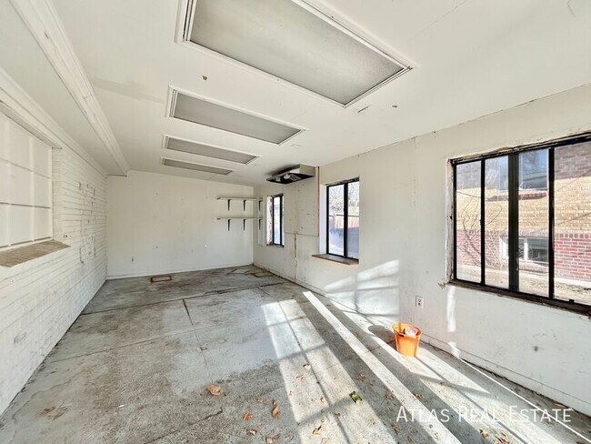 Building Photo - 2353 S Sherman St