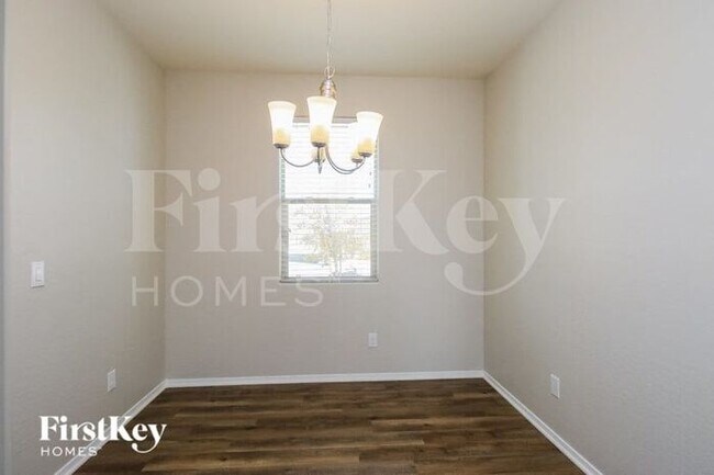 Building Photo - 11534 E Cliffrose Ln
