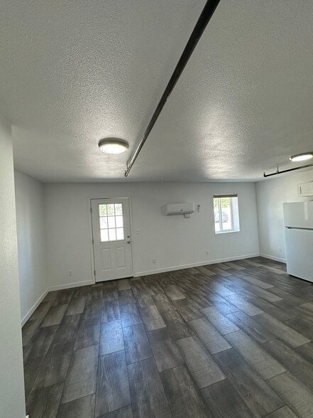 Building Photo - 1120 Montana St