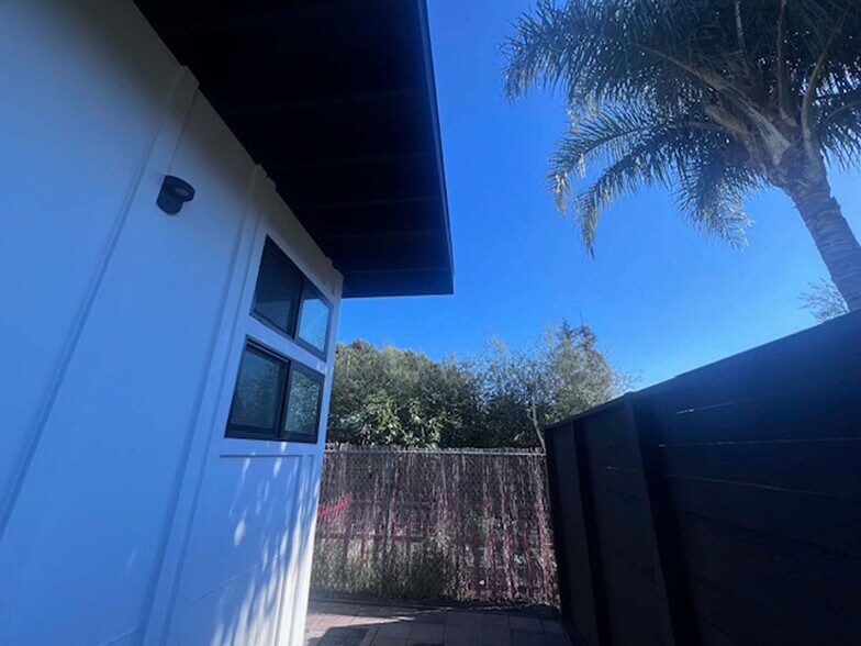 Building Photo - 720 37th St