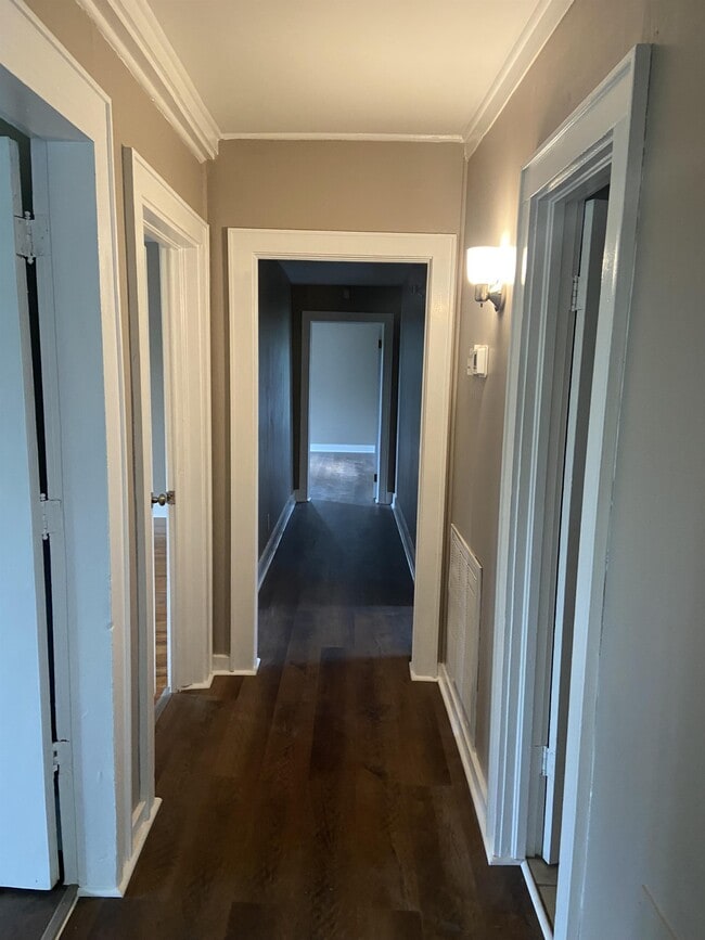 Building Photo - 11495 Guthrie Rd