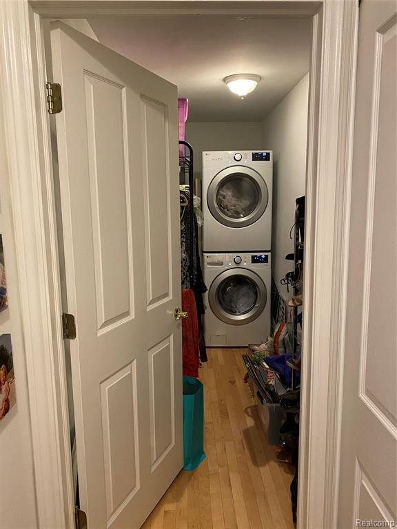 Building Photo - 662 Purdy St