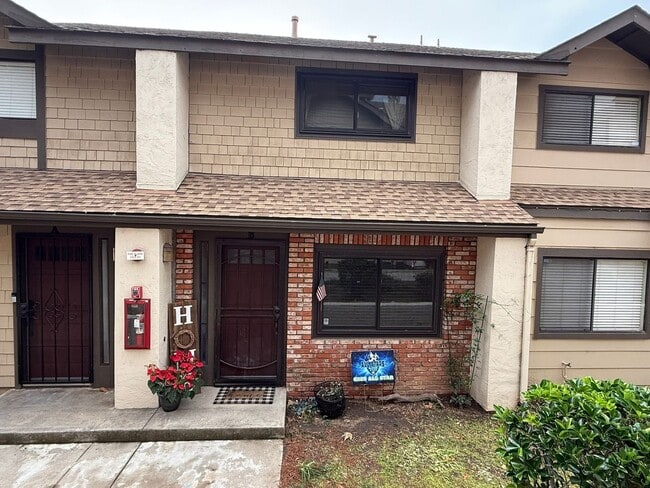 Building Photo - 2BR/1.5BA Condo in ALPINE available w/ 2 assigned parking spots!