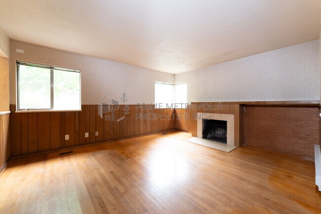Building Photo - 11322 Exeter Ave NE