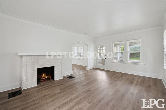 Building Photo - 4217 Asbury Dr