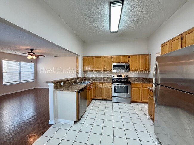 Building Photo - 3785 Union Pacific Dr E