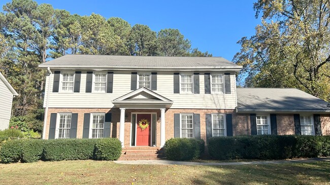 Primary Photo - Fabulous Dunwoody Property Situated in a P...