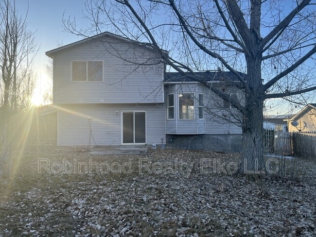 Building Photo - 1515 Glenmoor Dr