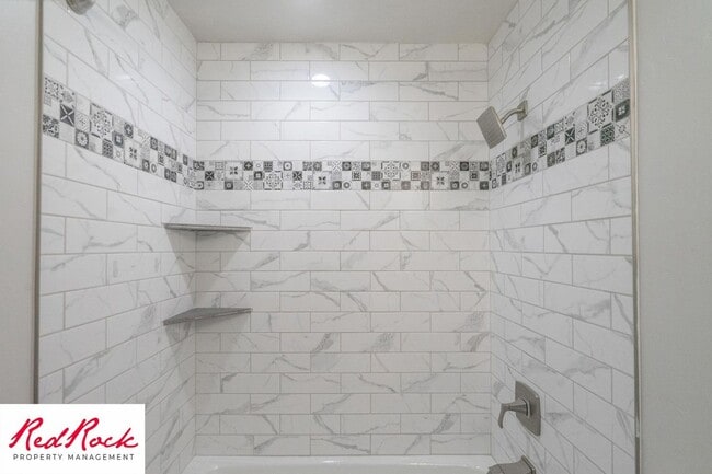 Building Photo - Newly Remodeled 3 Bedroom Townhome. Small ...