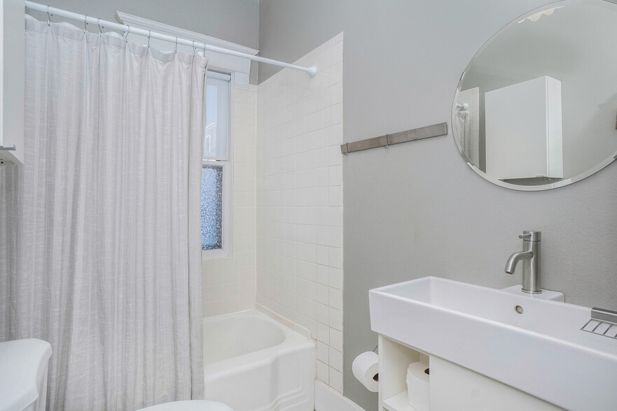 Building Photo - 515 West Mulberry Street