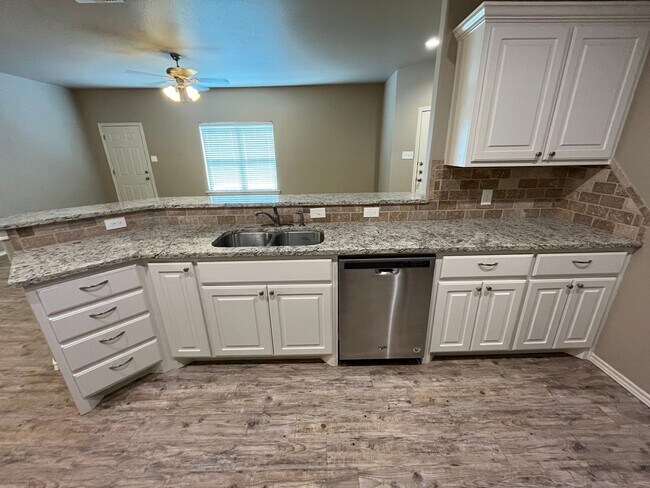 Building Photo - 1105 Preston Trails