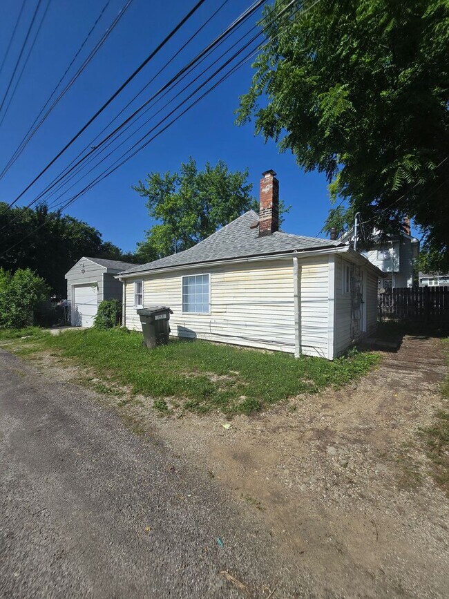 Building Photo - 58 N Chase Ave