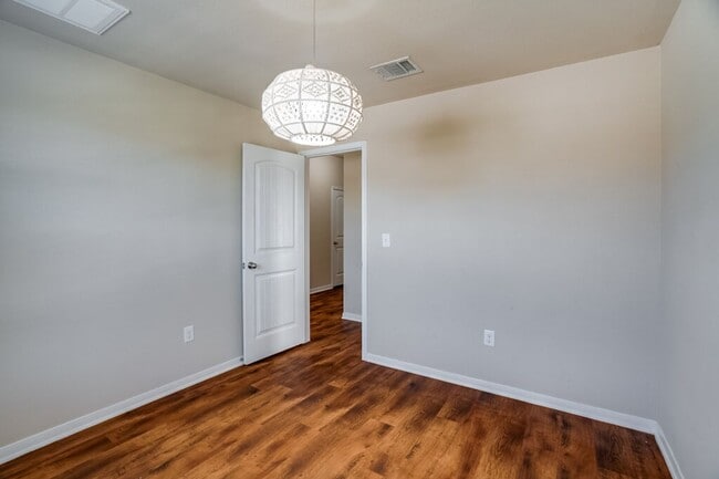 Building Photo - 5909 Roderick Dr