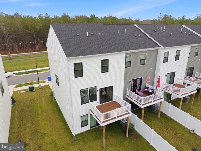 Building Photo - 369 Soft Rush Ln