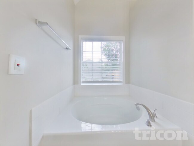 Building Photo - 308 Trail Spring Ct