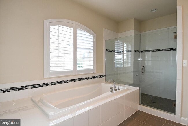 Building Photo - 810 Fair Winds Way
