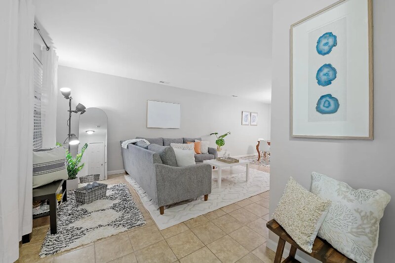 Building Photo - 1748 Moonstone Dr