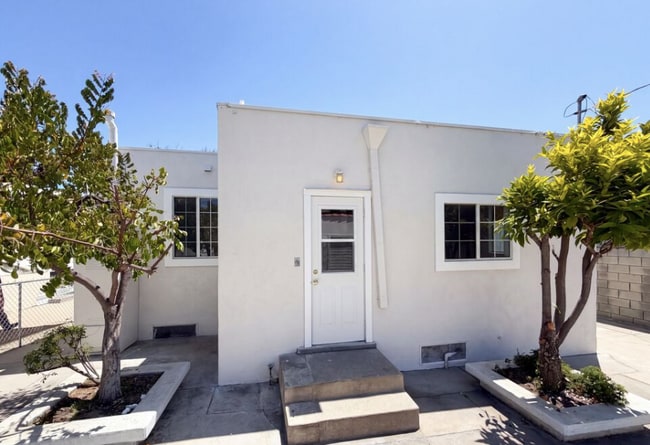 Building Photo - 817 S 9th St