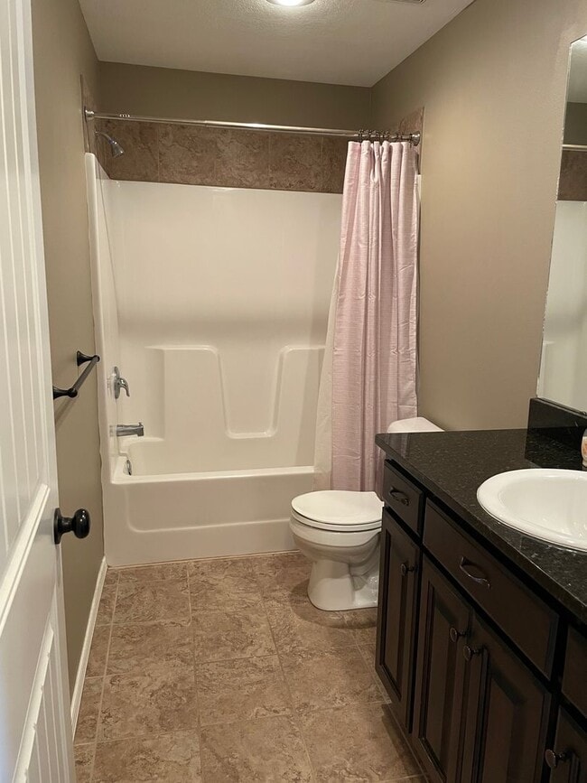 Building Photo - Beautiful all brick, 3-bedroom Republic Home