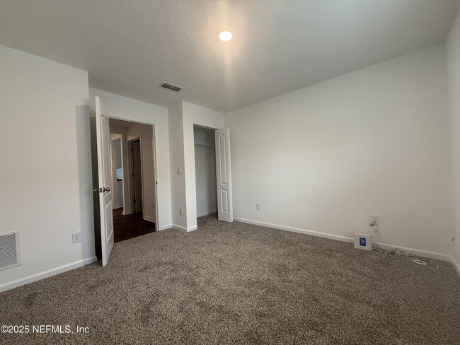 Building Photo - 350 Ardila Cir