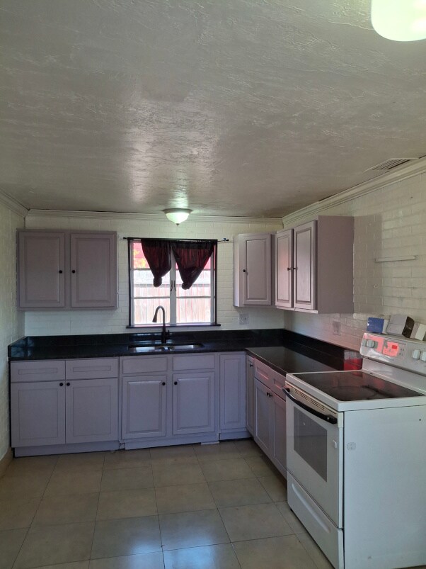 Building Photo - 4730 68th Ln N