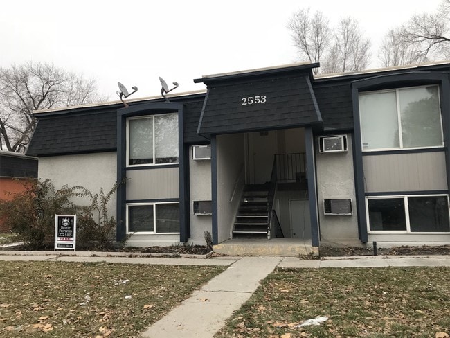 Building Photo - 2553 S Lake Park Cir