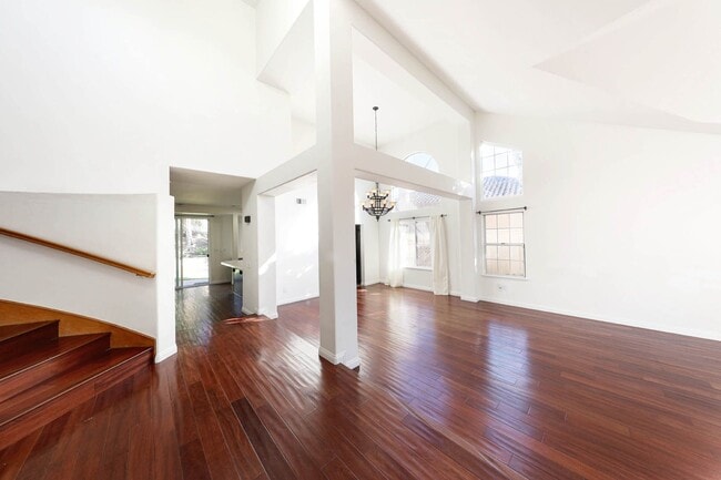 Building Photo - Exceptional 5 bedroom home in Aliso Viejo