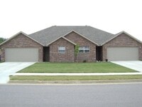 Building Photo - 4207 SW Broadstone Ave