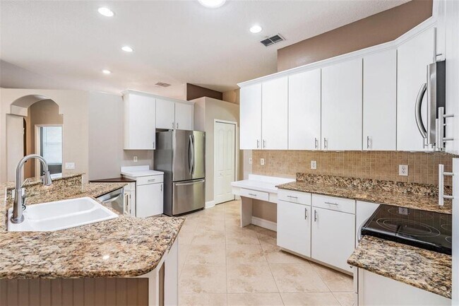 Building Photo - 25001 Bandana Ct