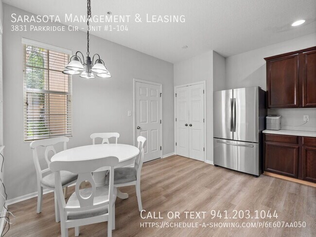 Building Photo - 3831 Parkridge Cir
